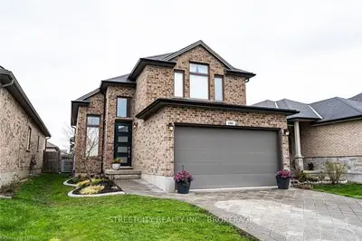 1861 CHERRYWOOD Trail, London North, ON N6H 0E2