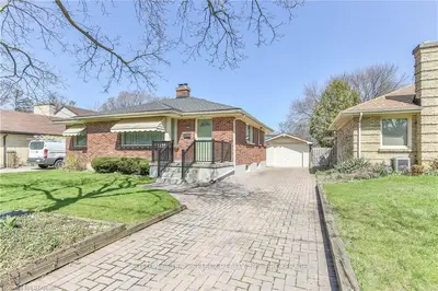 142 SHERWOOD Avenue, London East, ON N6A 2E5