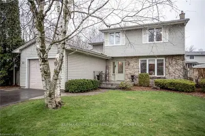 61 MONMORE Road, London North, ON N6G 2W5