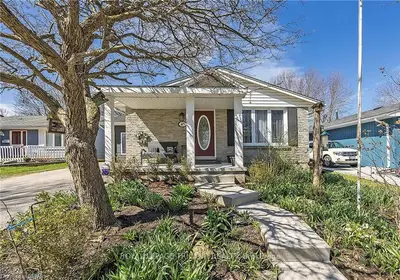 45 MONMORE Road, London North, ON N6G 2W5