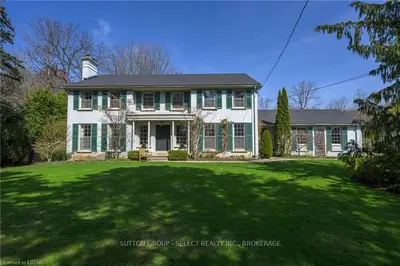 60 GREEN ACRES Drive, London North, ON N6G 2S3