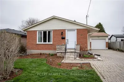 747 EASY Street, London South, ON N6C 4Y9
