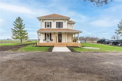 7453 Longwoods Road, Strathroy-caradoc, On N0l 1t0