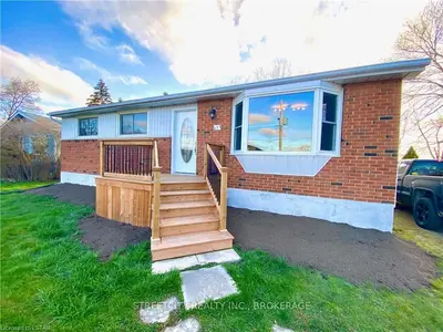 237 EUREKA Street, Petrolia, ON N0N 1R0