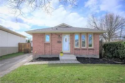 32 SPEIGHT Crescent, London East, ON N5V 3W3