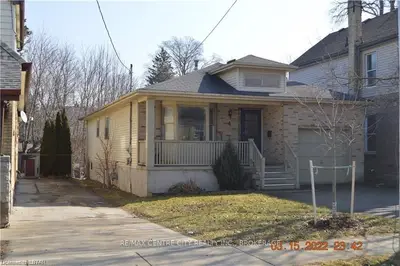 4 RENWICK Avenue, London East, ON N6A 3V2