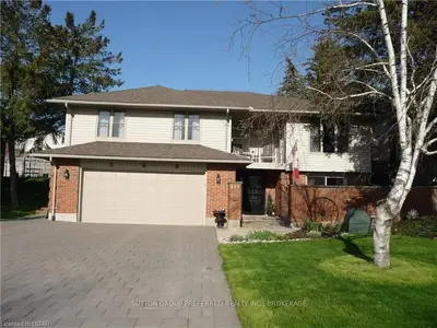 488 EVERGLADE Crescent, London North, ON N6H 4L4