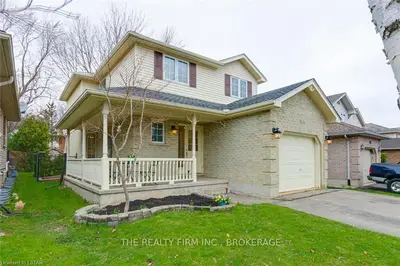 900 THISTLEDOWN Way, London North, ON N6G 4Z8