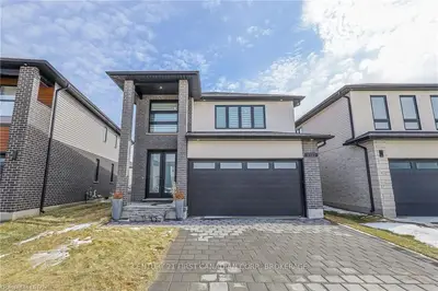 3524 EMILYCARR Lane, London South, ON N6L 0G2