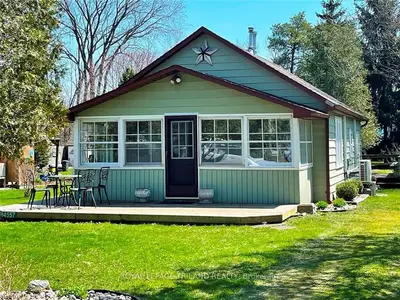 4557 WILLIAM Street, Plympton-Wyoming, ON N0N 1J6