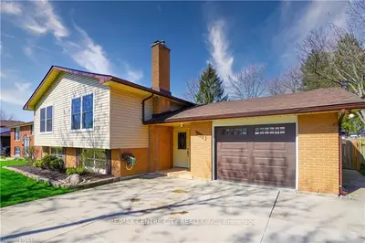 300 HELEN Drive, Strathroy-Caradoc, ON N7G 3H5