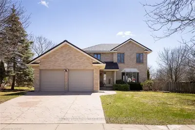 135 Acorn Place, London North, ON N6G 4J1