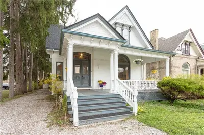 104 ELMWOOD Avenue, London South, ON N6C 1J5