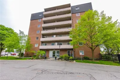 1106 JALNA Boulevard 202, London South, ON N6E 2R9