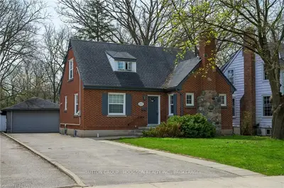 233 EPWORTH Avenue, London East, ON N6A 2M2