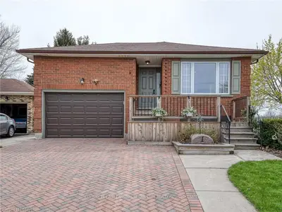 1 WEYMOUTH Drive, London East, ON N5V 4E7