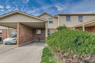 1330 JALNA Boulevard 42, London South, ON N6E 2H7