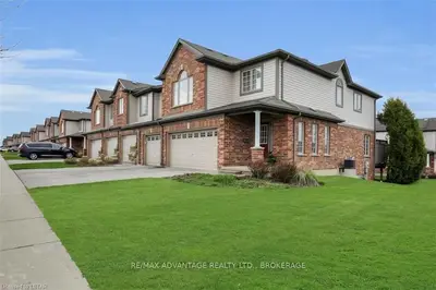397 SKYLINE AVENUE Avenue, London North, ON N5X 4R5