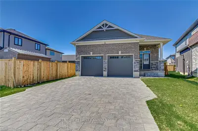 1366 JOHN KENNEY Drive, London North, ON N6G 0Y1