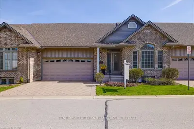 800 COMMISSIONERS Road W 25, London South, ON N6K 1C2