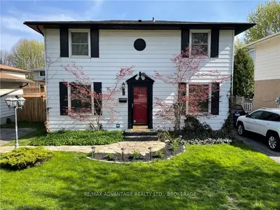 7 TIFFANY Drive, London East, ON N5V 3N2