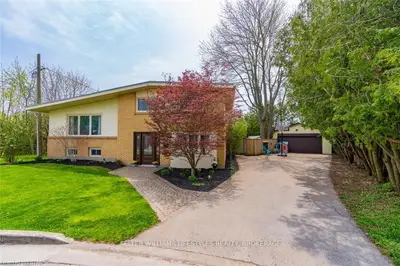 23 NORTH ALMOND Place, London South, ON N5Z 4C8