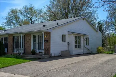 150 SCOTCHMERE Crescent, London South, ON N6E 2A1