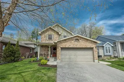 55 EXMOUTH Drive, London East, ON N5V 4V1