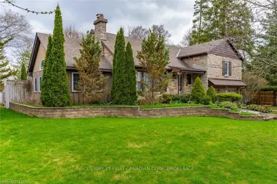 70 BROADWAY Avenue, London South, ON N6P 1A9