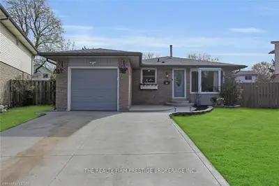 50 HILLHEAD Road, London South, ON N6E 2P8