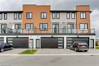 884 WEST VILLAGE Square, London North, ON N6H 5J9