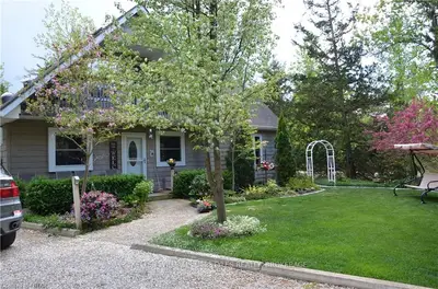 6753 EAST PARKWAY Drive, Lambton Shores, ON N0N 1J3