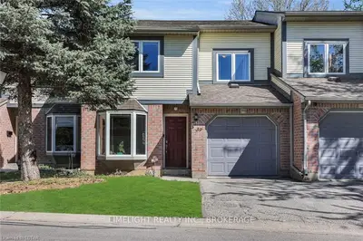 9 AILSA Place 39, London South, ON N5Z 4Z6