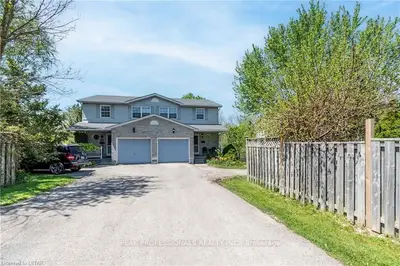 803 Deveron Crescent, London South, ON N5Z 5B4
