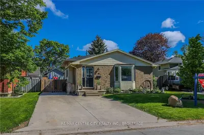81 SURREY Crescent, London South, ON N6E 1T7