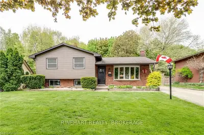 17 PARLIAMENT Crescent, London South, ON N6C 2X8