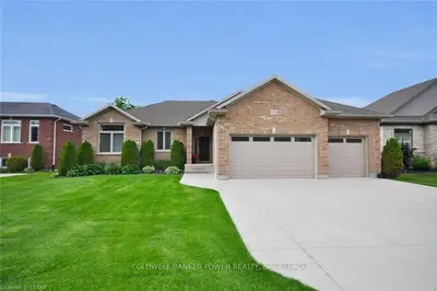 560 JULIANA Drive, Strathroy-Caradoc, ON N0L 1W0