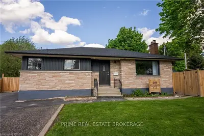208 GLADMAN Avenue, London South, ON N6J 1X5