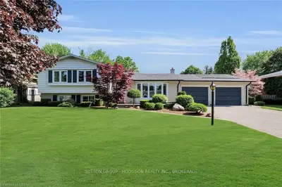 34 SOUTHLAND Drive, London South, ON N6P 1E5