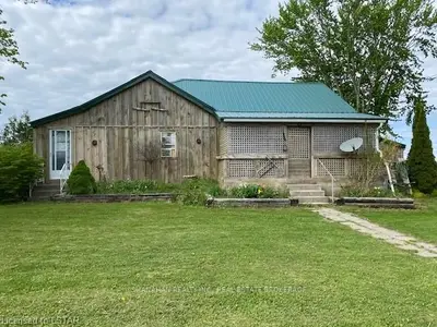 7722 JERICHO Road, Lambton Shores, ON N0M 2N0