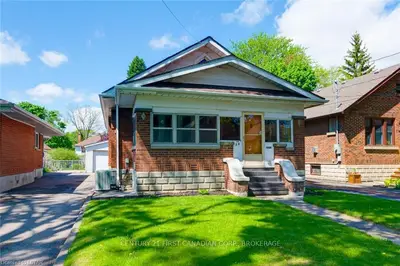 14 RAYWOOD Avenue, London South, ON N6C 1Y3