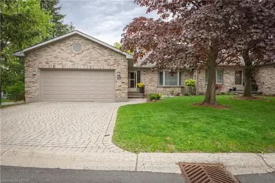 14 DOON Drive 22, London North, ON N5X 3P4