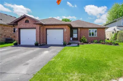 234 PARKVIEW Drive, Strathroy-Caradoc, ON N7G 4C1