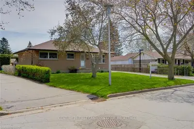 49 ALGONQUIN Crescent, London East, ON N5W 1N3