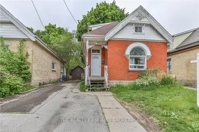 87 ELM Street, London East, ON N5Z 2K4