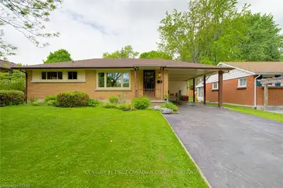 331 BLOXAM Avenue, London South, ON N6J 3K5