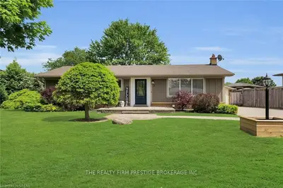 7 Gustin Avenue, London South, ON N6P 1C2