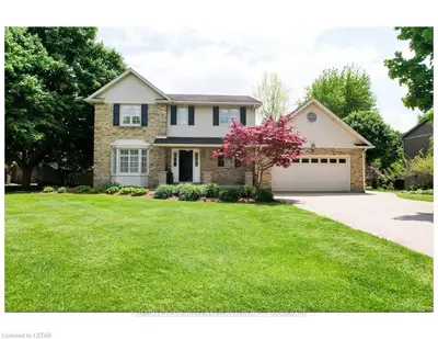 64 OUTER Drive, London South, ON N6P 1E4