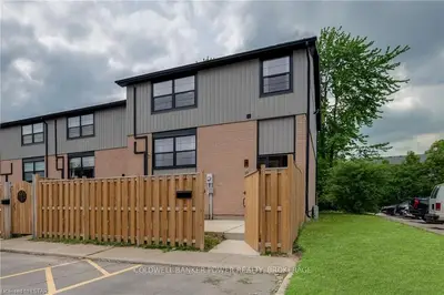 105 ANDOVER Drive 12, London South, ON N6J 4B1