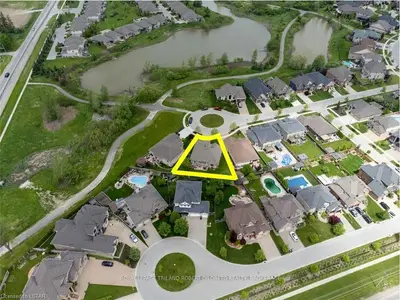 6954 LOYALIST Place, London South, ON N6P 0A5